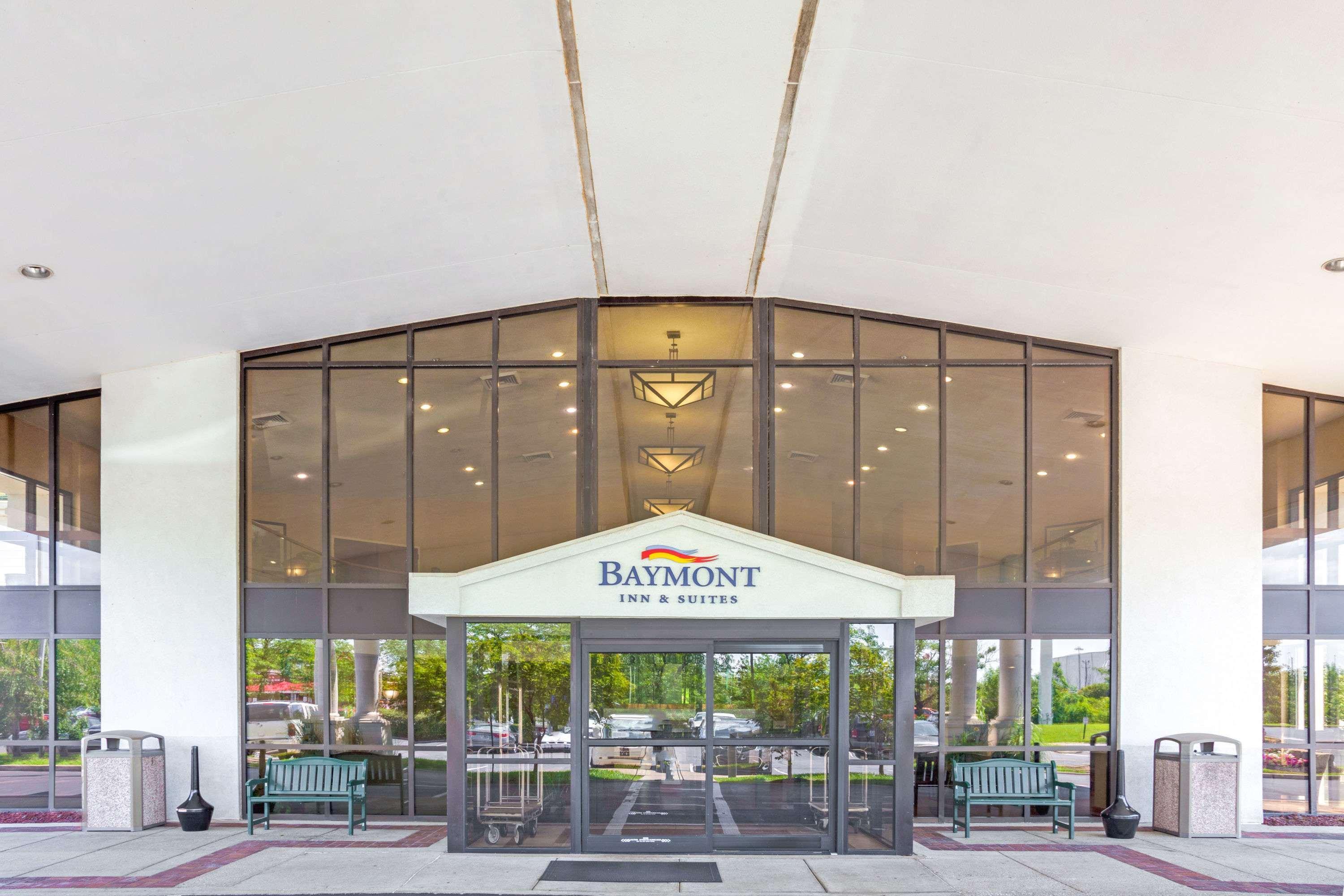 Baymont By Wyndham Louisville Airport South Екстериор снимка